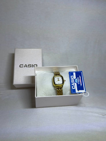 Monter CASIO ™ ساعة نسائية
